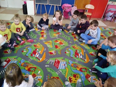 „Zaczarowana babcia” – z wizytą w przedszkolu w Węchadłowie - 2019